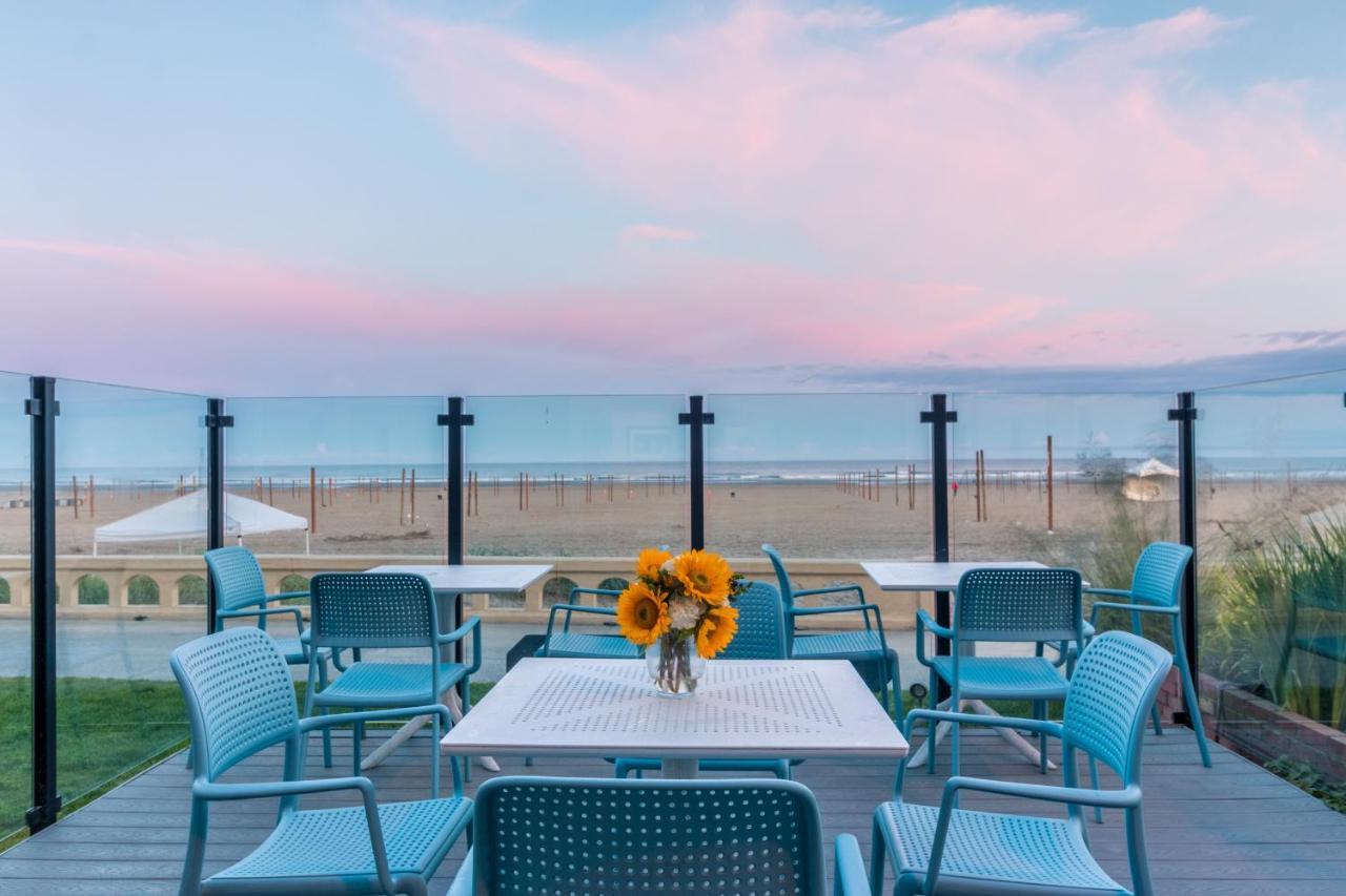 Seashore Inn On The Beach Seaside Buitenkant foto