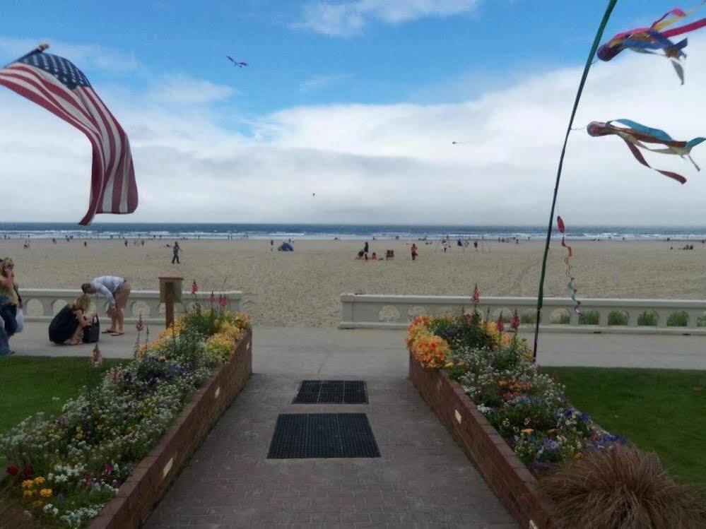 Seashore Inn On The Beach Seaside Buitenkant foto